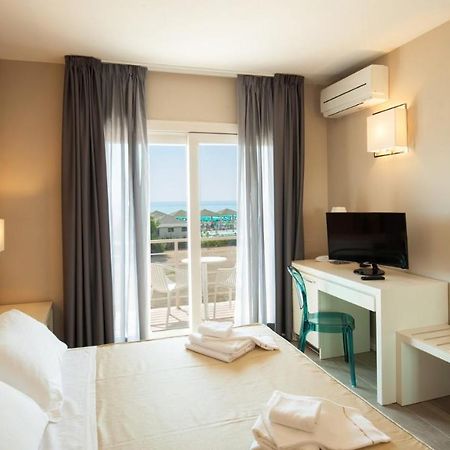 Hotel Boutique Carolina Марина-ди- Кастаньето Экстерьер фото