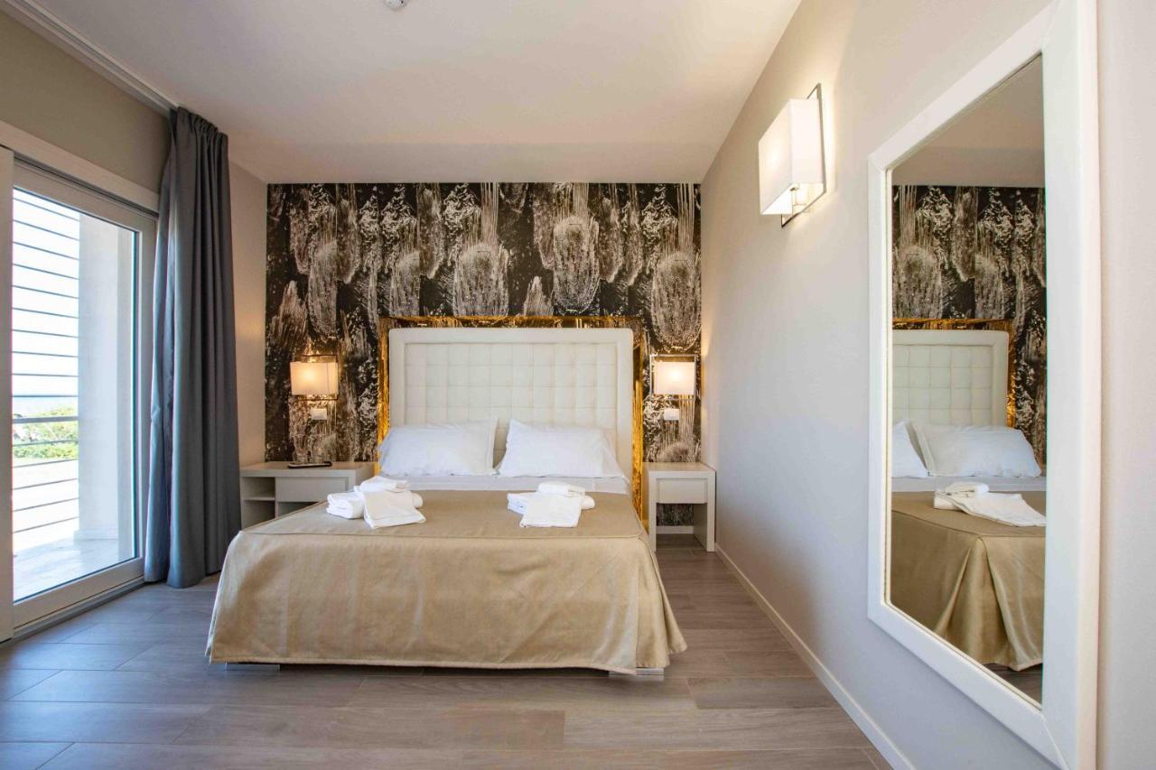 Hotel Boutique Carolina Марина-ди- Кастаньето Экстерьер фото