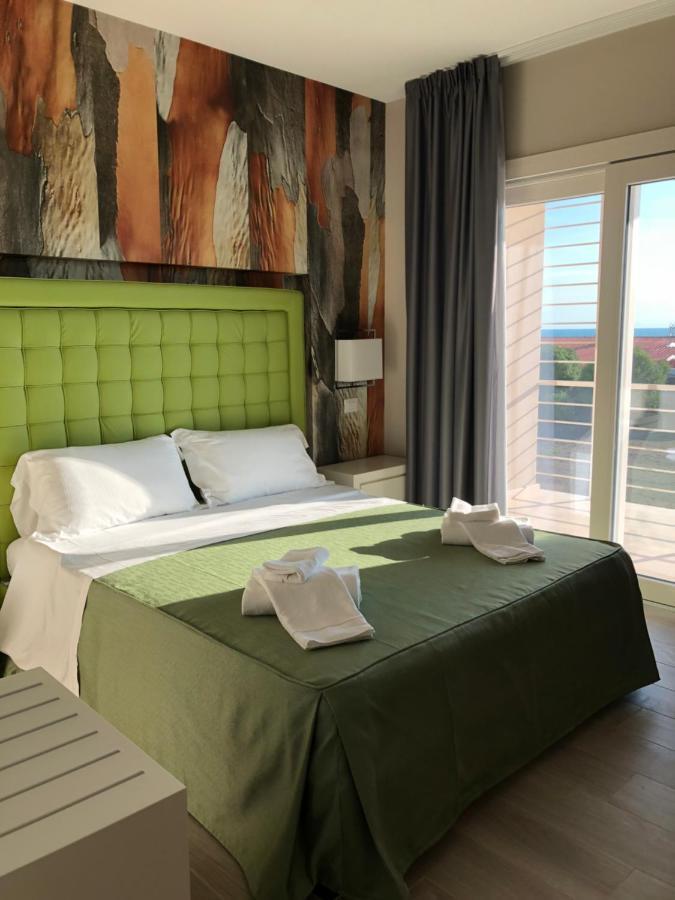 Hotel Boutique Carolina Марина-ди- Кастаньето Экстерьер фото